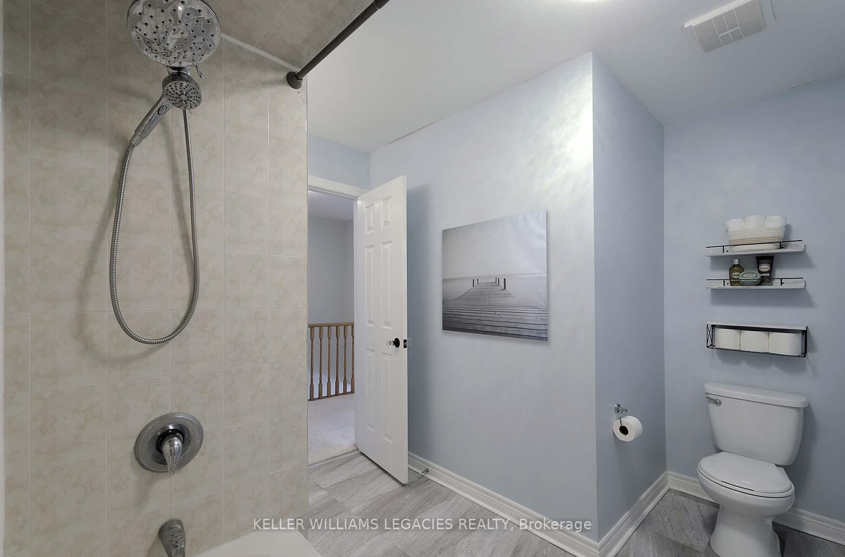Photo 29 of 45 Lancaster Court, Georgina, Keswick South — HOMEH