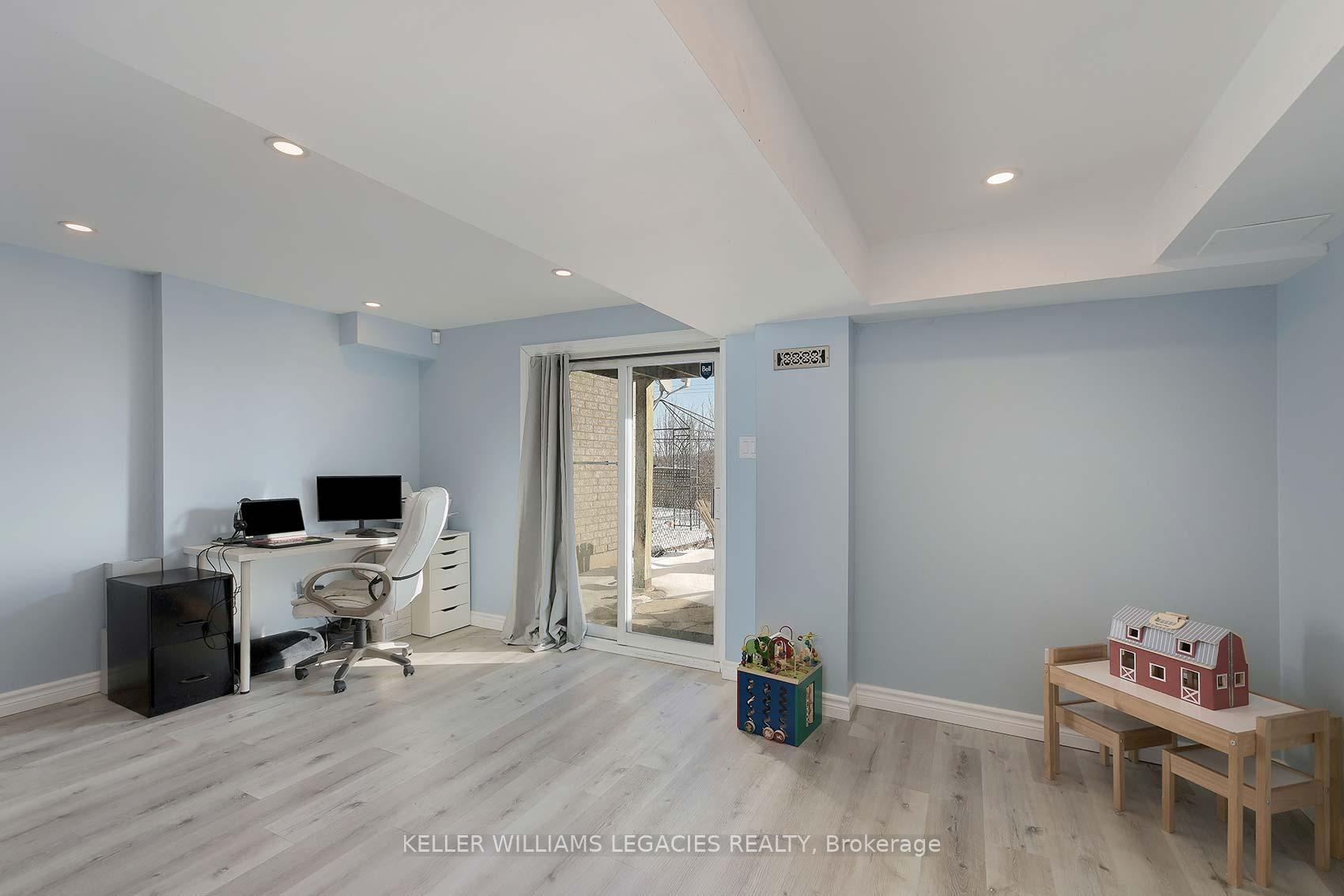 Photo 31 of 45 Lancaster Court, Georgina, Keswick South — HOMEH
