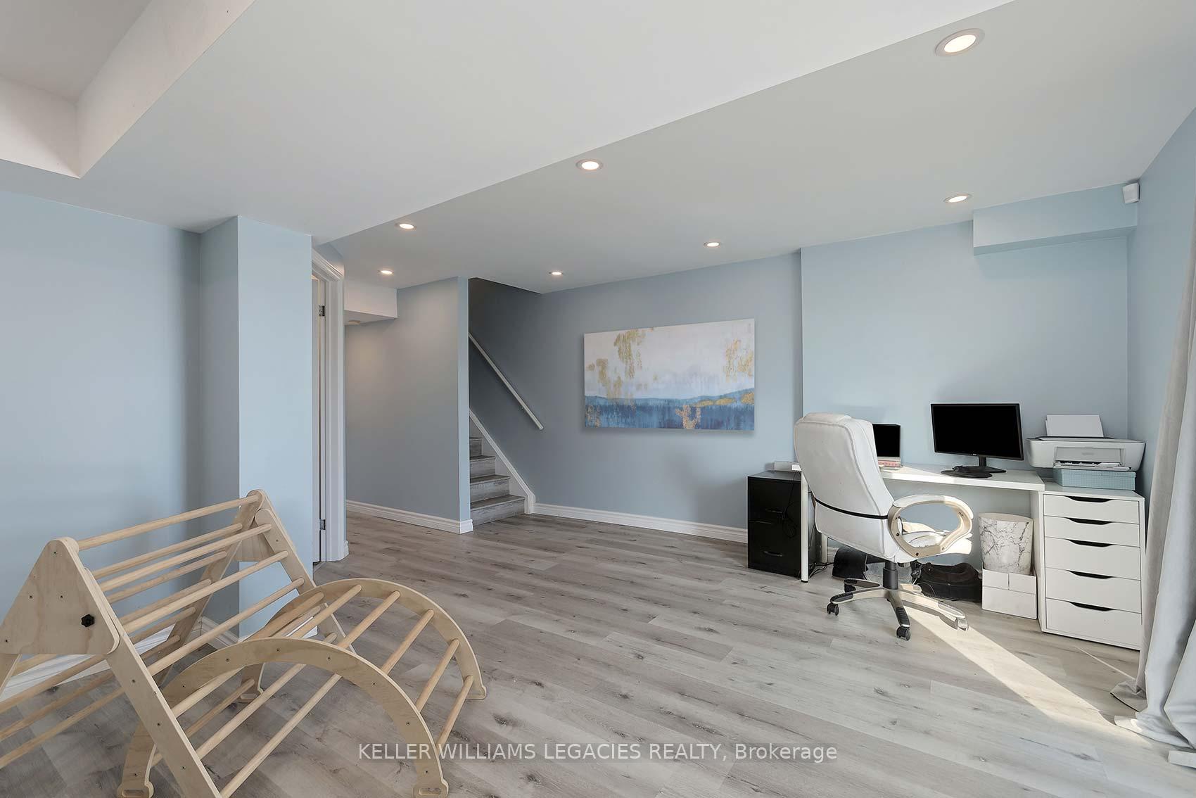 Photo 32 of 45 Lancaster Court, Georgina, Keswick South — HOMEH