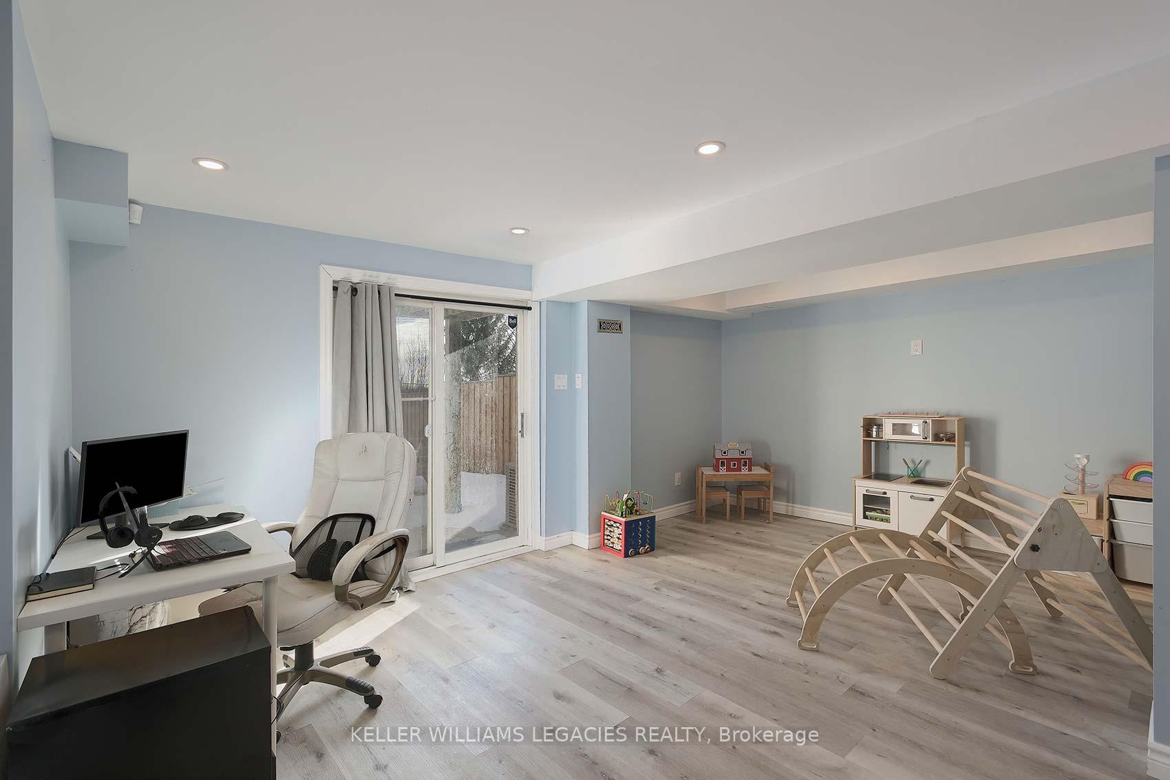 Photo 33 of 45 Lancaster Court, Georgina, Keswick South — HOMEH