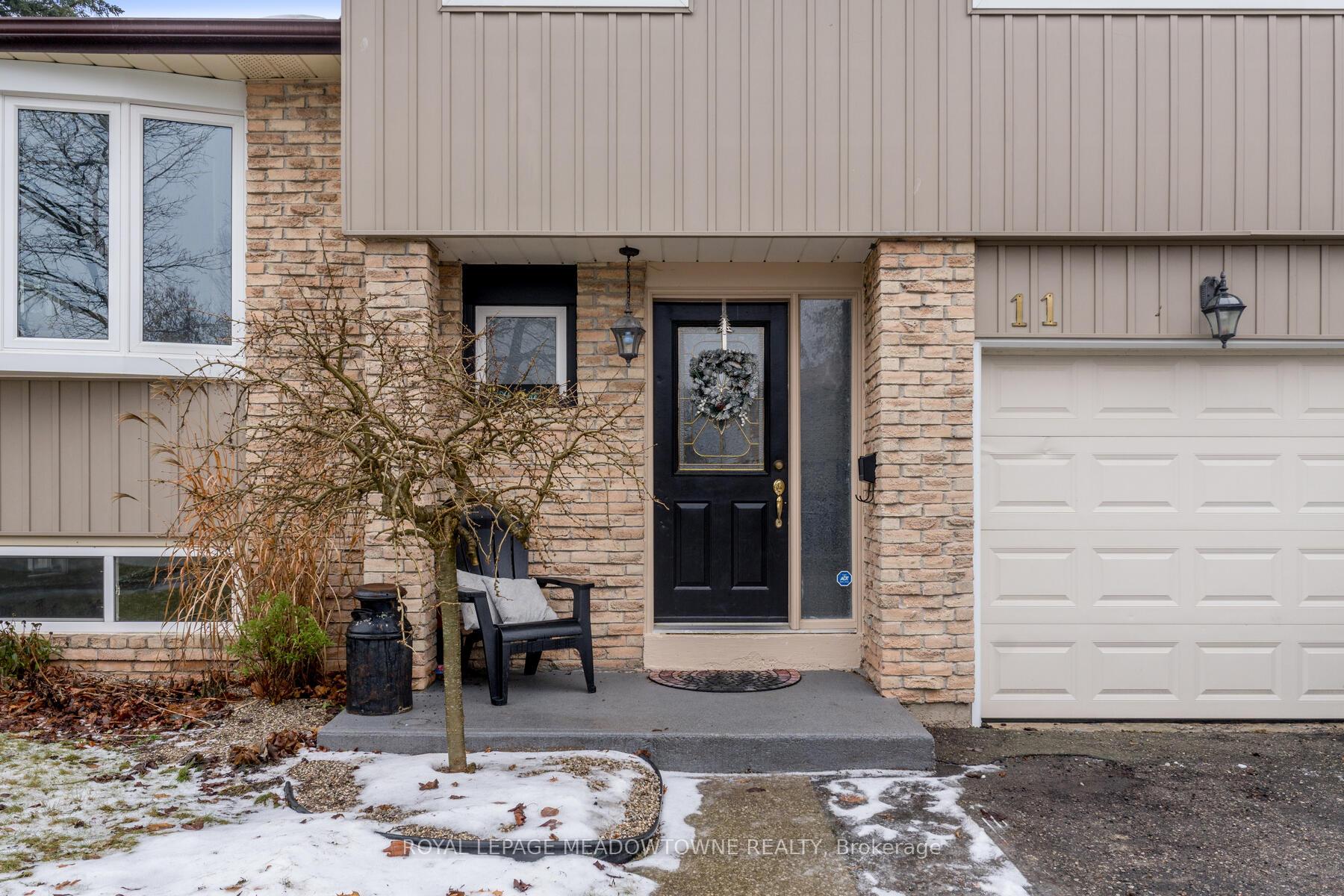 Photo 2 of 11 Wright Avenue, Halton Hills, Acton — HOMEH
