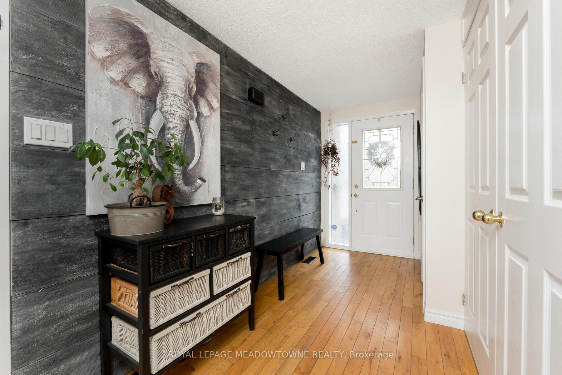 Photo 3 of 11 Wright Avenue, Halton Hills, Acton — HOMEH