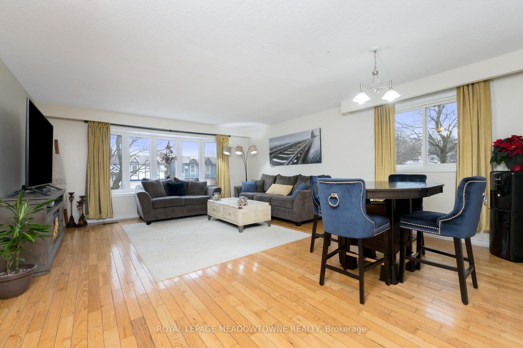 Photo 5 of 11 Wright Avenue, Halton Hills, Acton — HOMEH