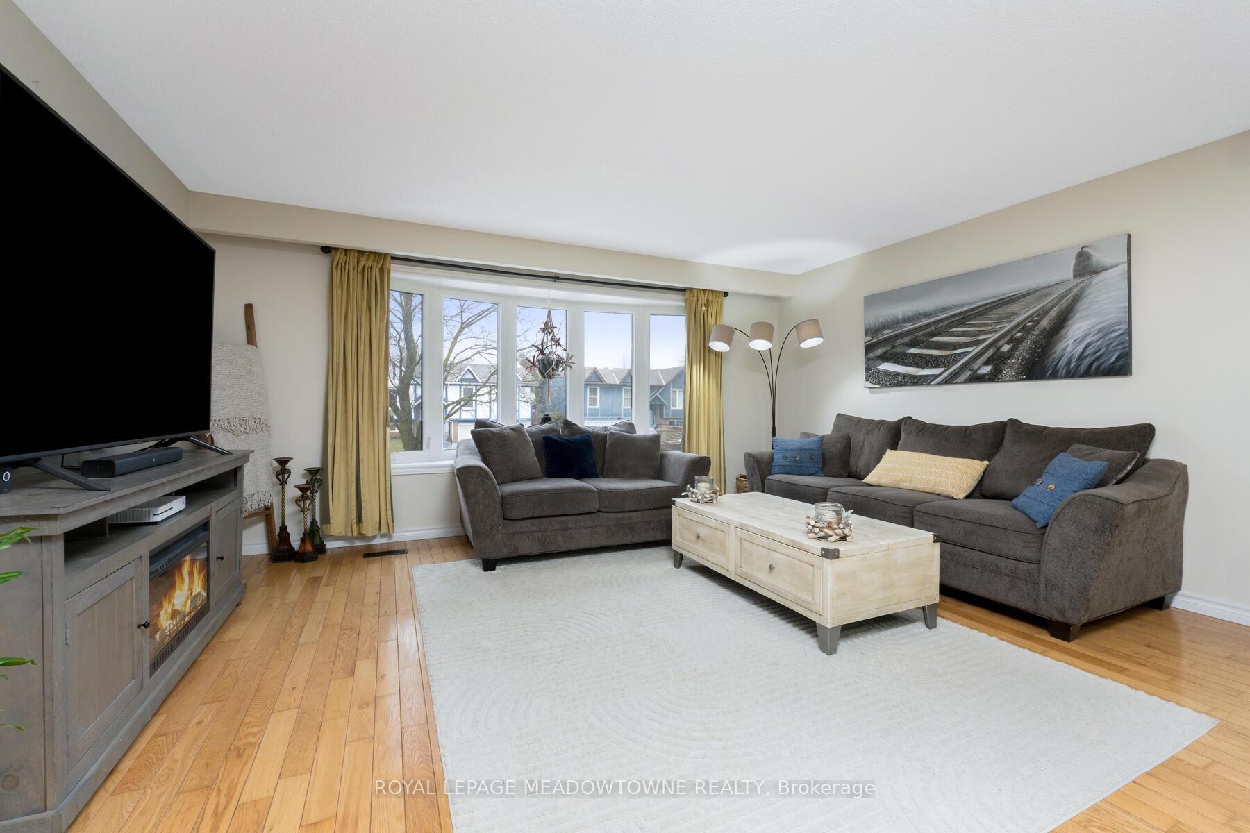 Photo 6 of 11 Wright Avenue, Halton Hills, Acton — HOMEH