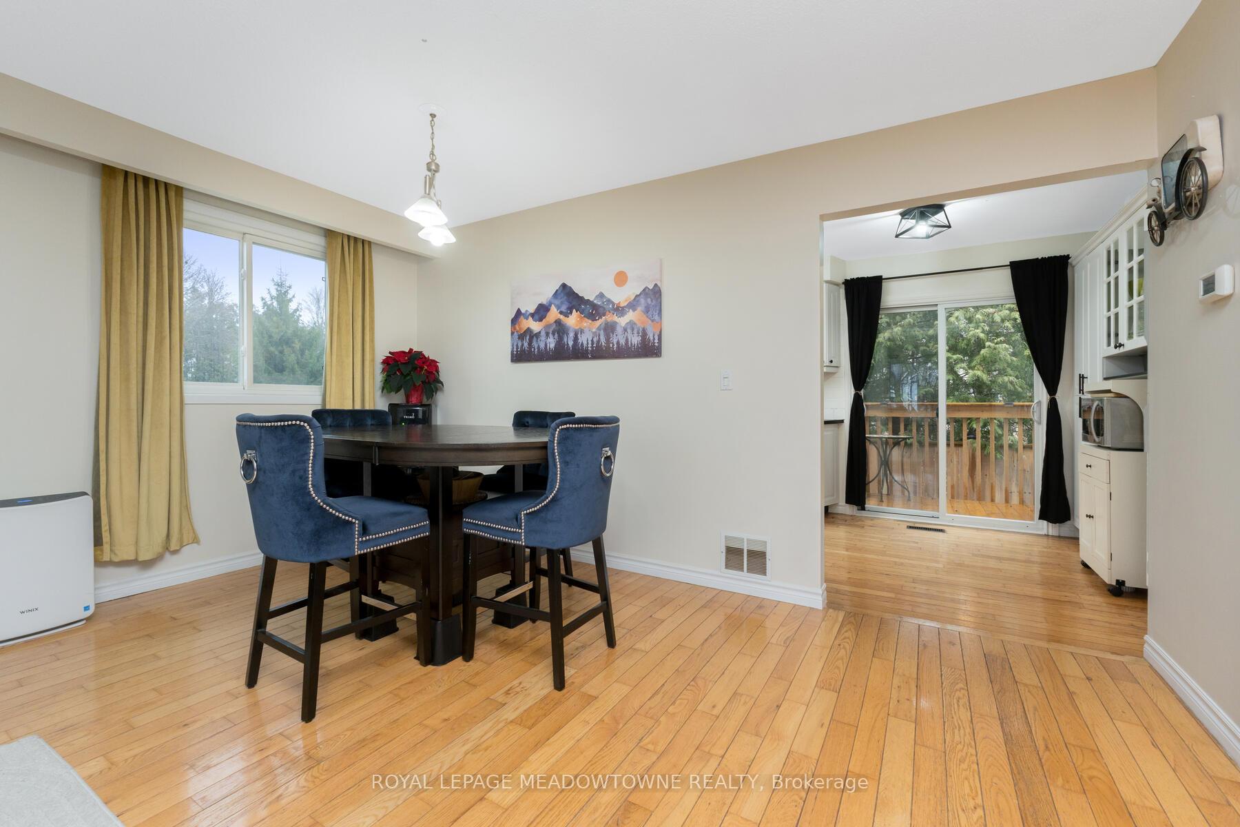 Photo 8 of 11 Wright Avenue, Halton Hills, Acton — HOMEH