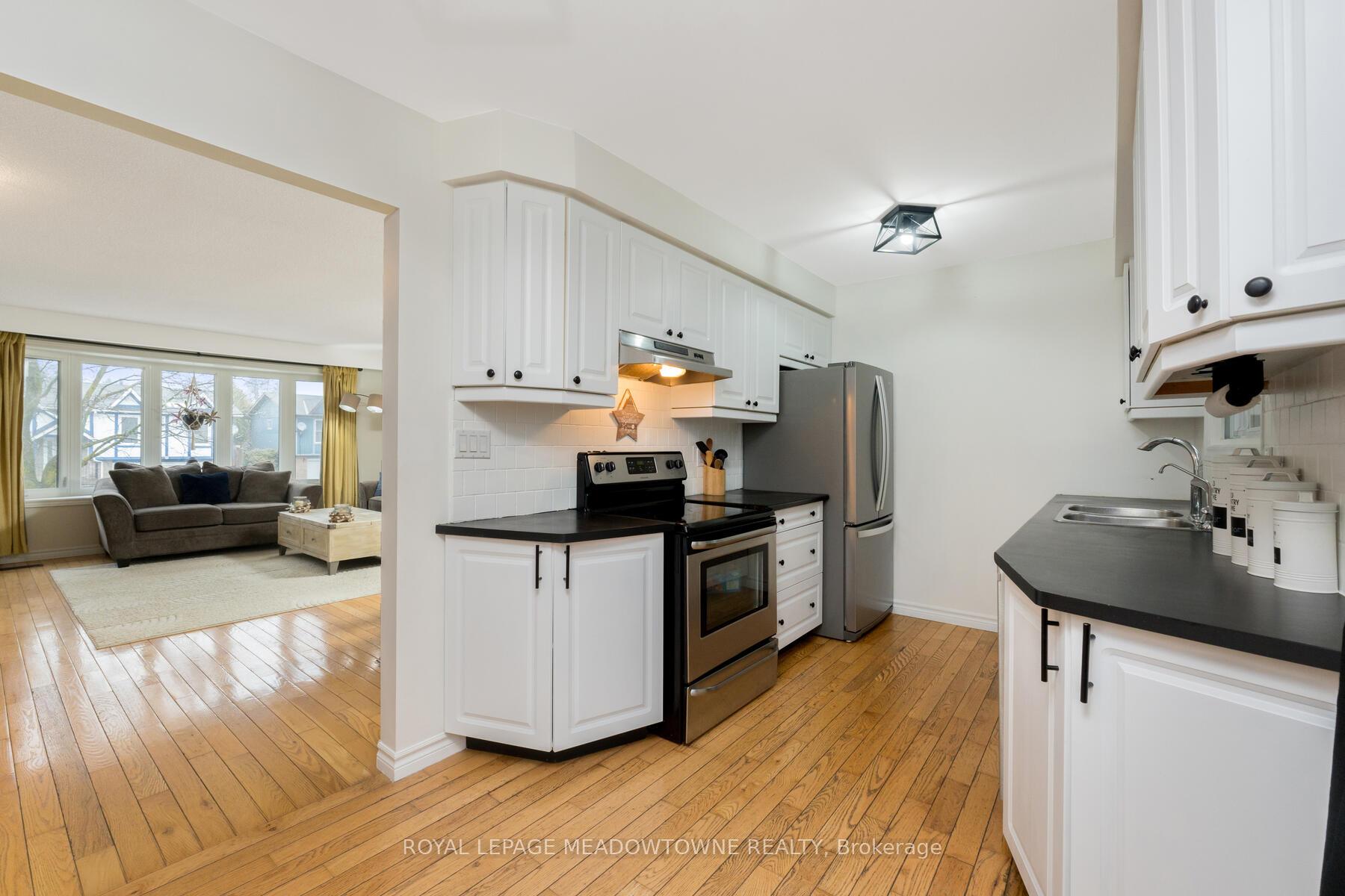 Photo 10 of 11 Wright Avenue, Halton Hills, Acton — HOMEH