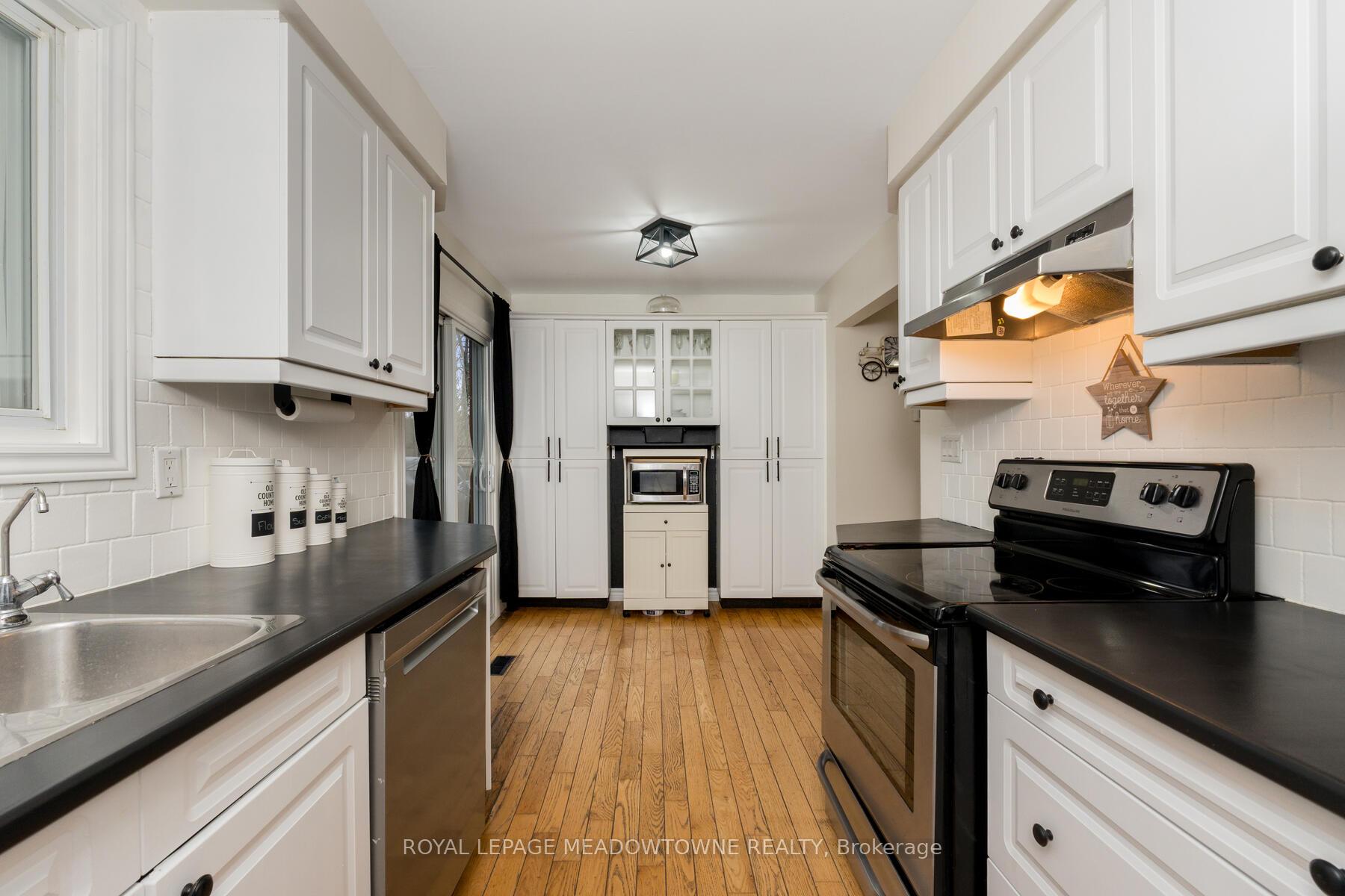 Photo 11 of 11 Wright Avenue, Halton Hills, Acton — HOMEH