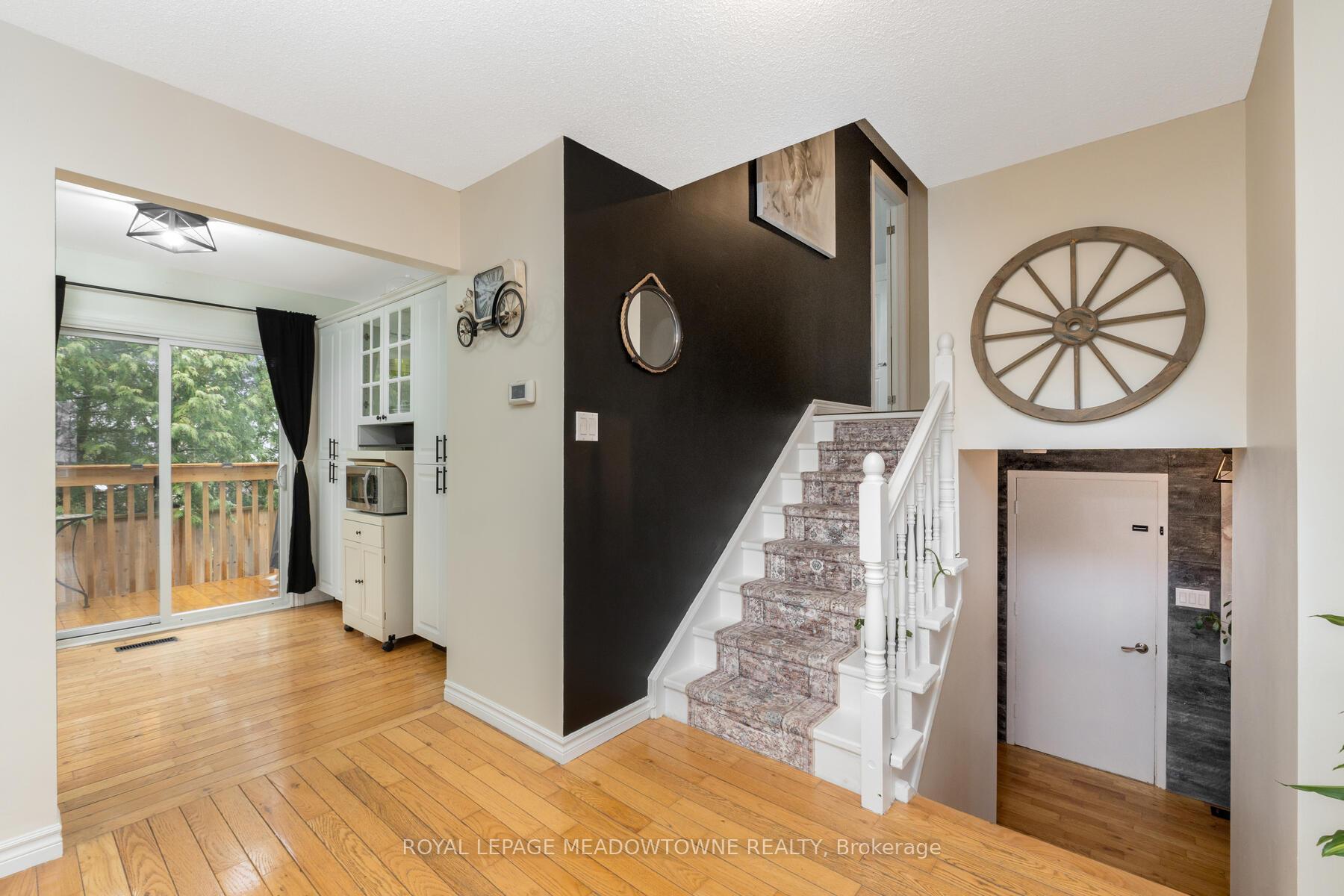 Photo 12 of 11 Wright Avenue, Halton Hills, Acton — HOMEH