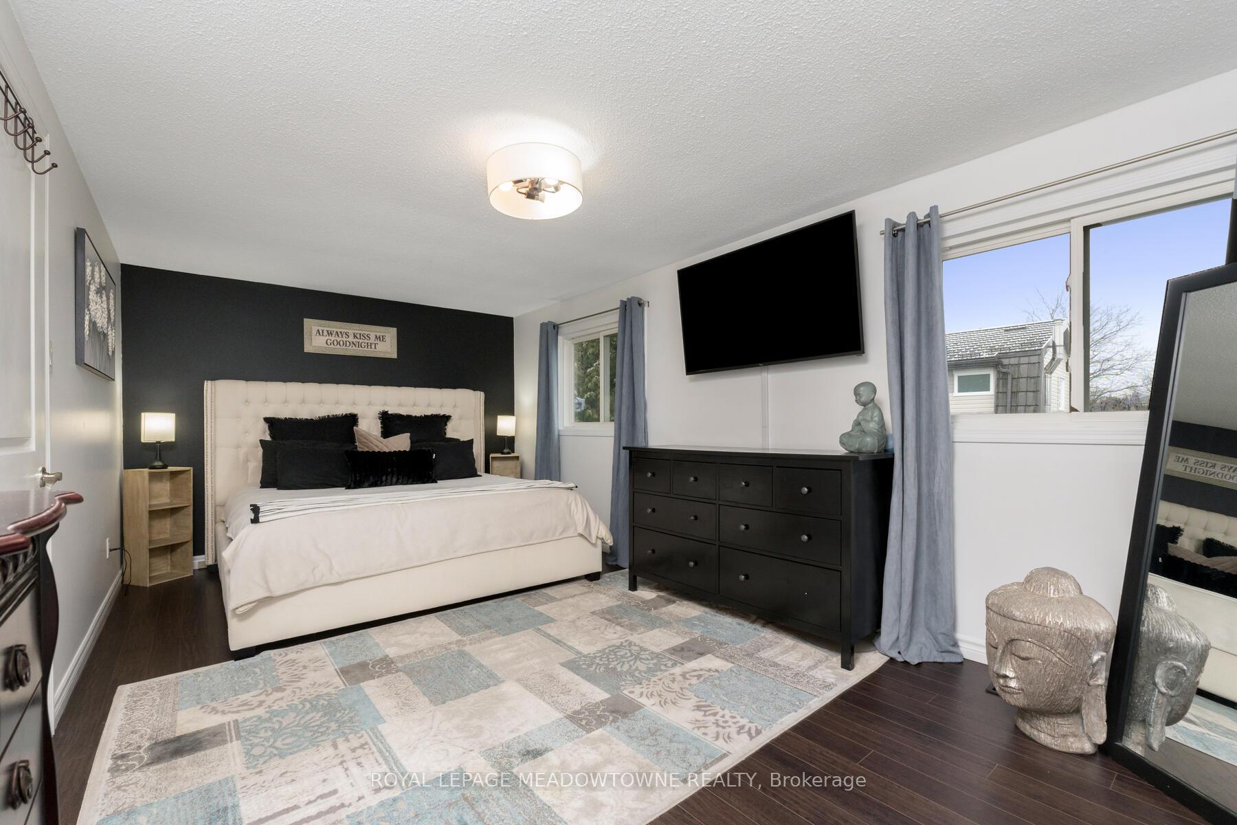 Photo 14 of 11 Wright Avenue, Halton Hills, Acton — HOMEH