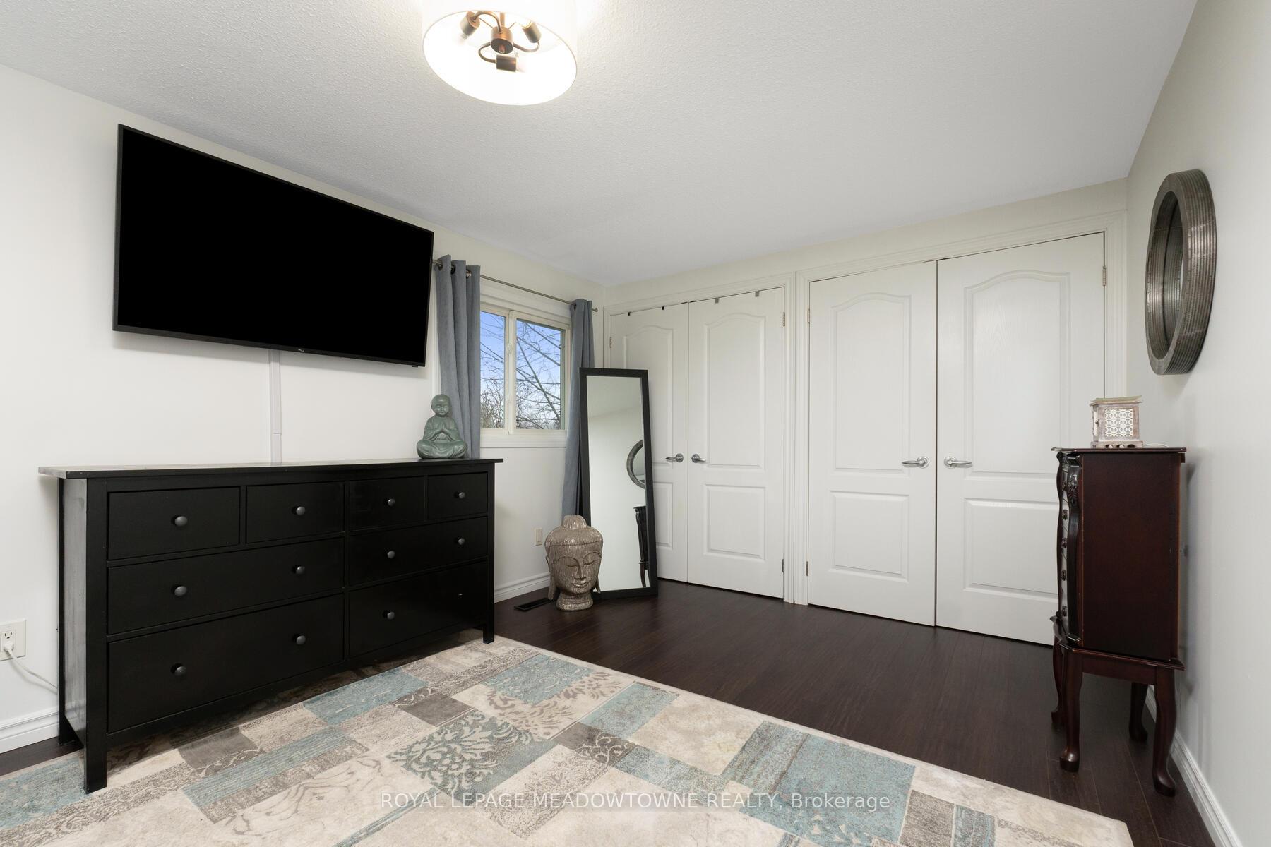 Photo 15 of 11 Wright Avenue, Halton Hills, Acton — HOMEH