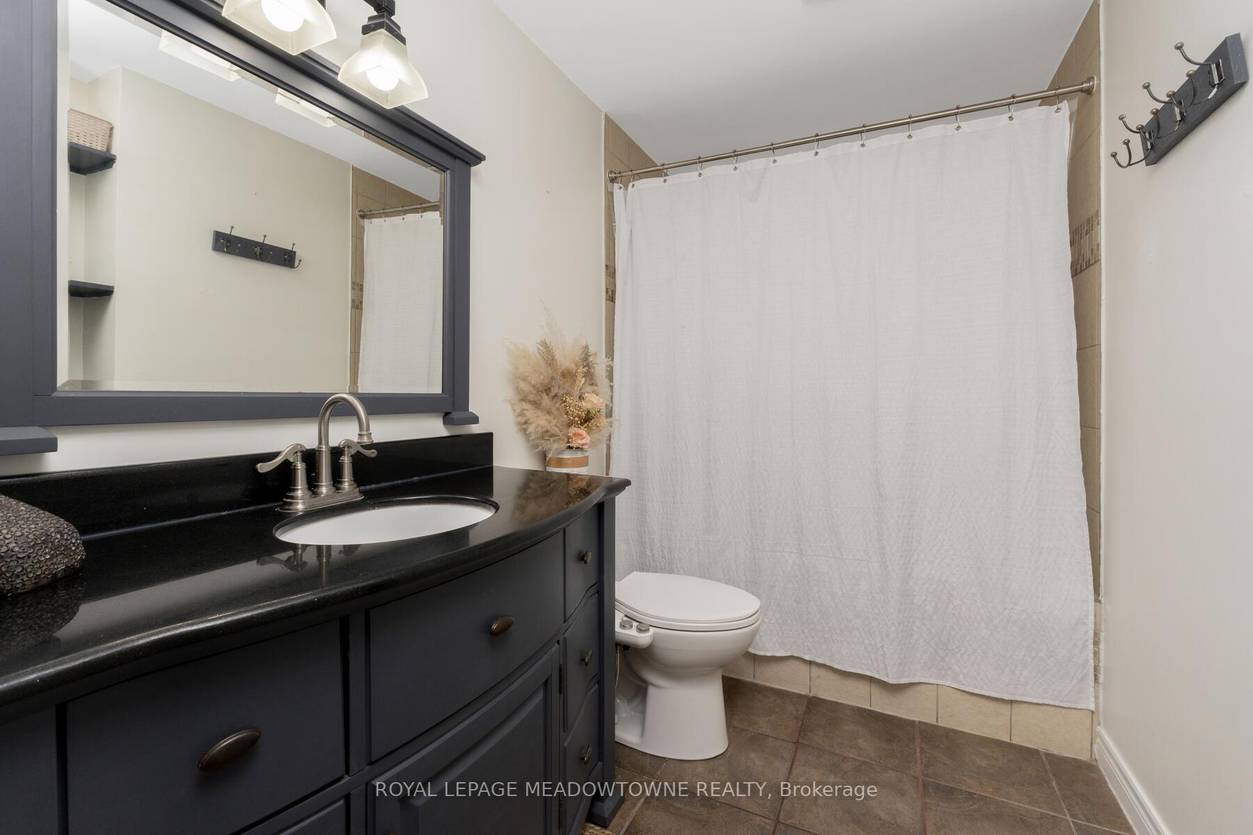 Photo 16 of 11 Wright Avenue, Halton Hills, Acton — HOMEH