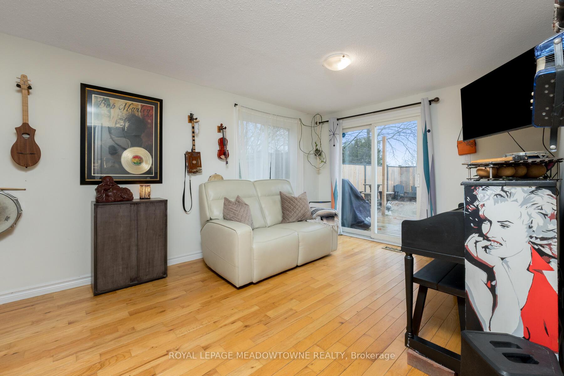 Photo 20 of 11 Wright Avenue, Halton Hills, Acton — HOMEH