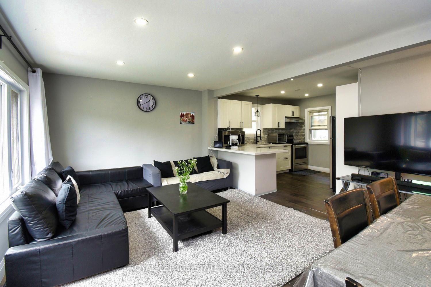 Photo 5 of 339 Melvin Avenue, Hamilton, McQuesten — HOMEH