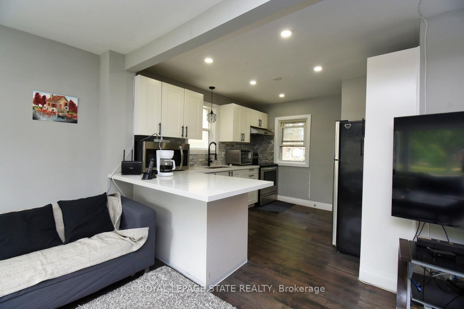 Photo 13 of 339 Melvin Avenue, Hamilton, McQuesten — HOMEH