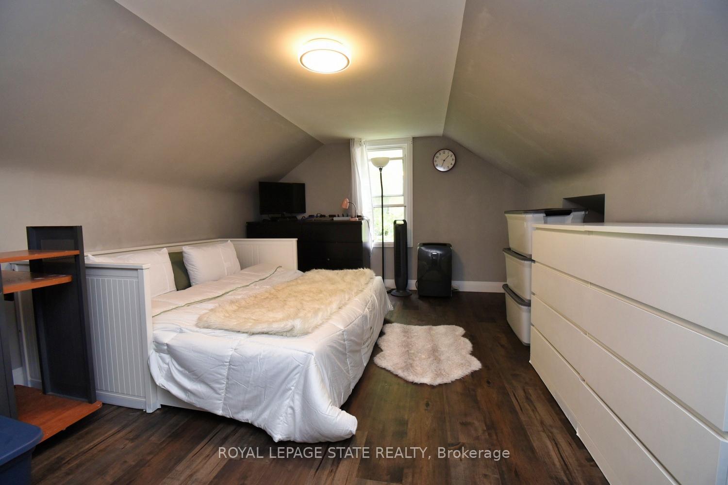 Photo 14 of 339 Melvin Avenue, Hamilton, McQuesten — HOMEH