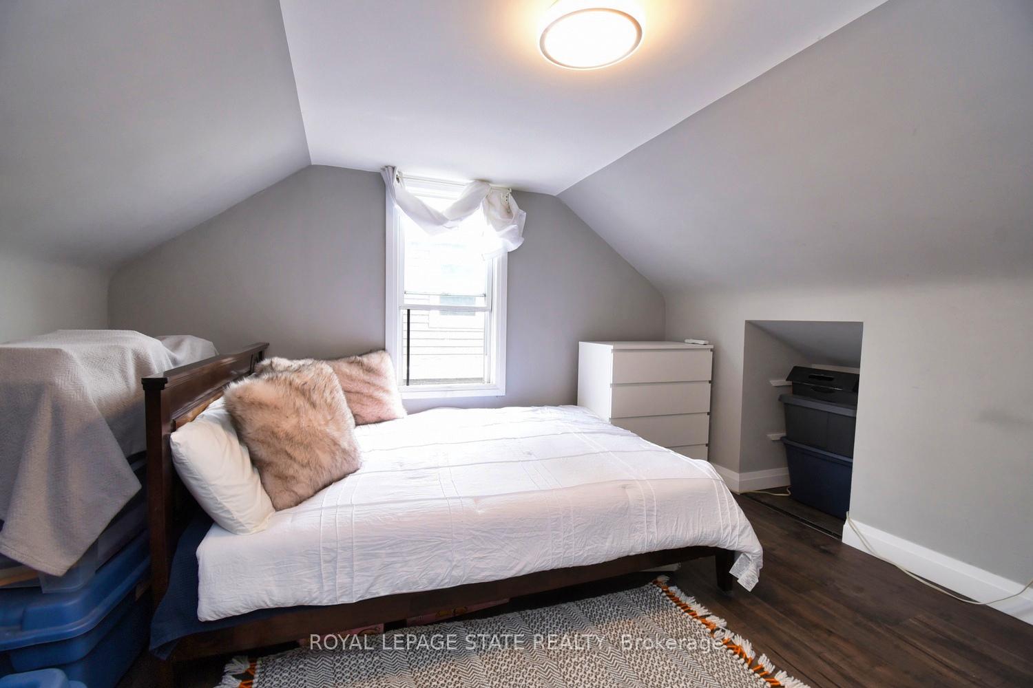 Photo 15 of 339 Melvin Avenue, Hamilton, McQuesten — HOMEH