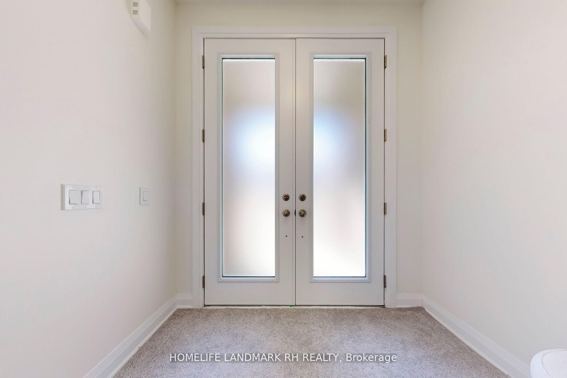 Photo 3 of 495 William Graham Drive, Aurora, Rural Aurora — HOMEH