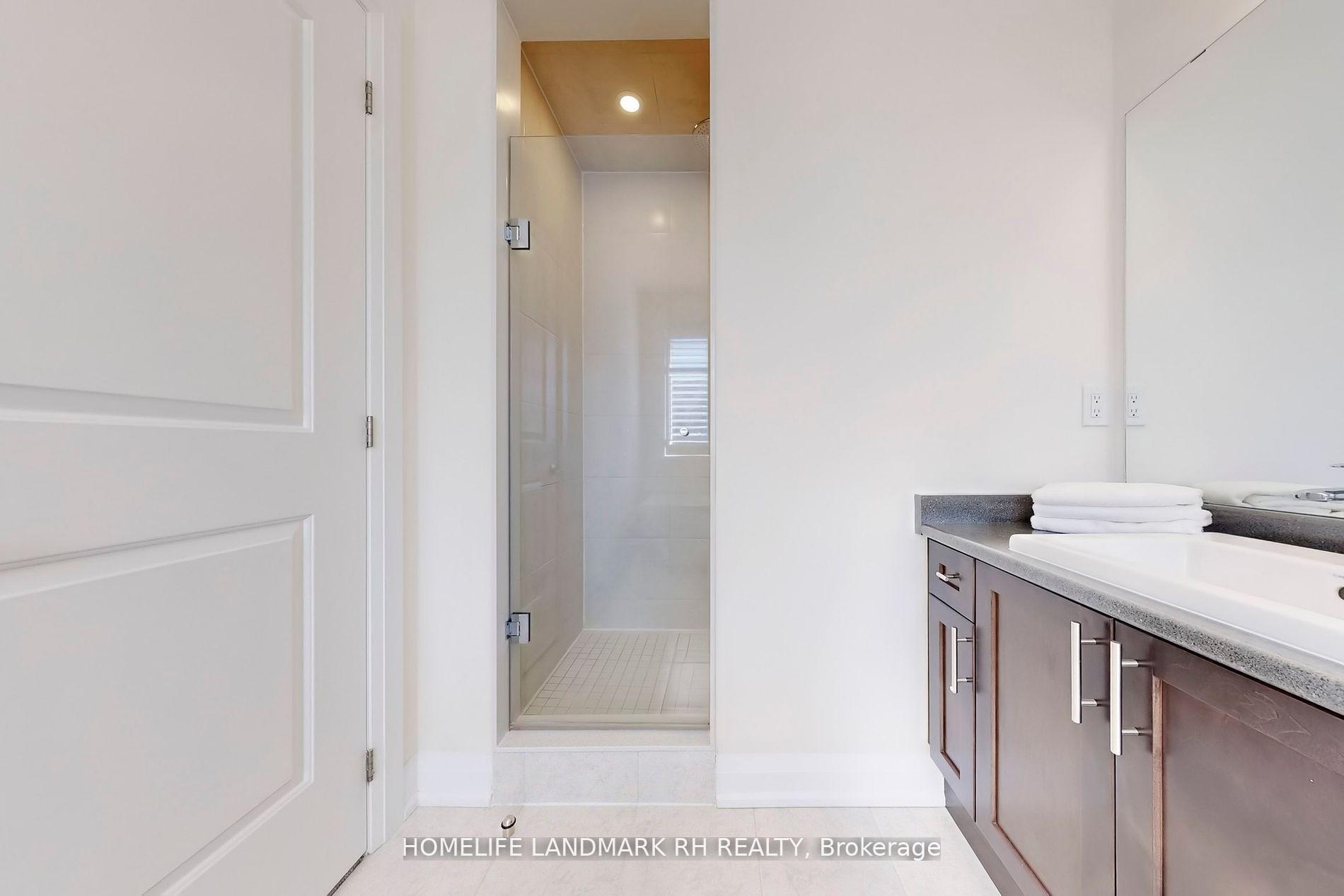 Photo 23 of 495 William Graham Drive, Aurora, Rural Aurora — HOMEH