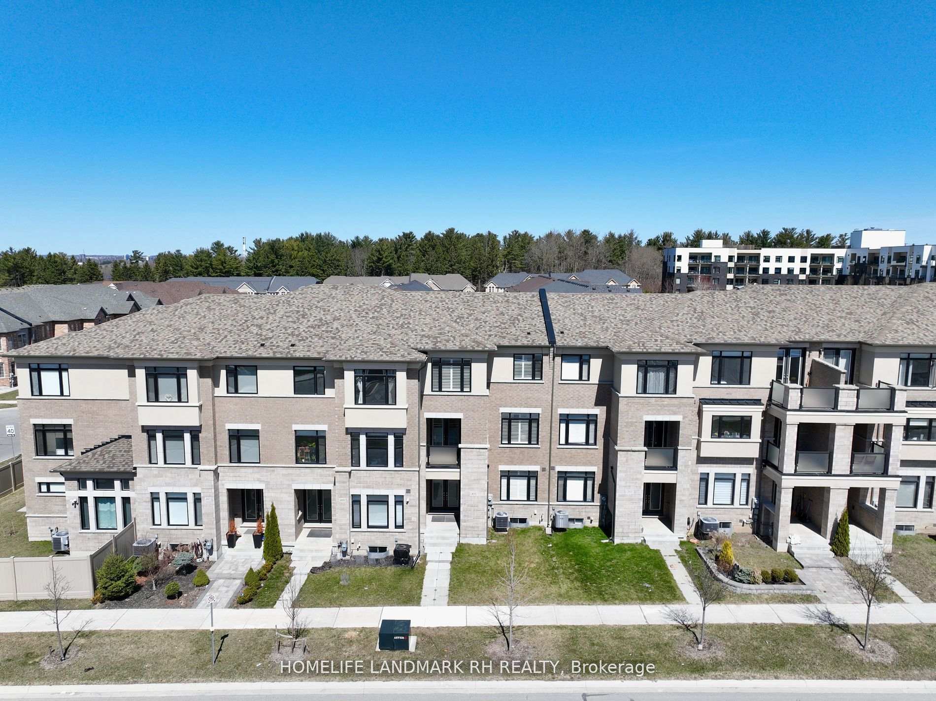 Photo 35 of 495 William Graham Drive, Aurora, Rural Aurora — HOMEH