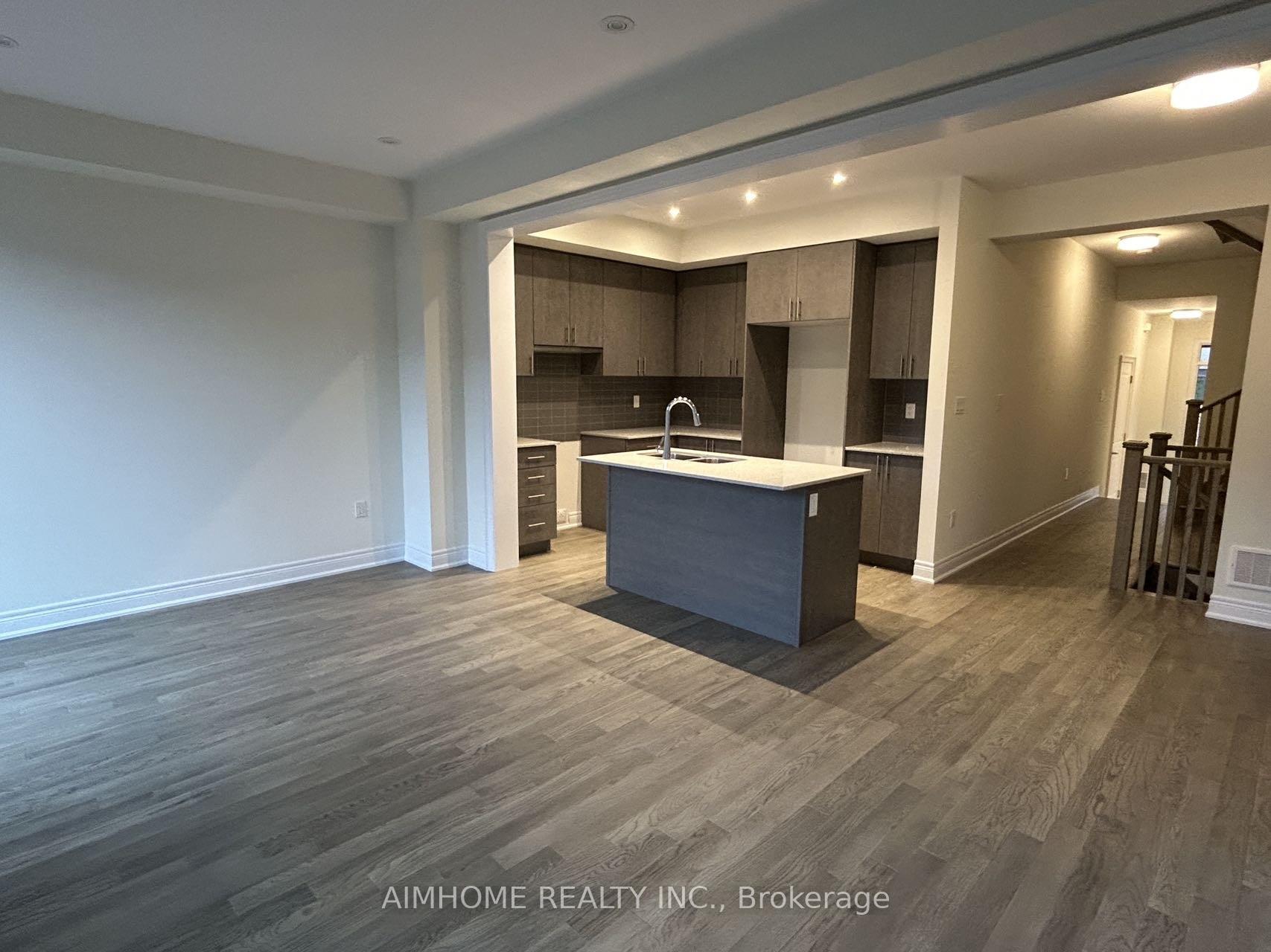 Photo 3 of Unit 12, 2184 Postmaster Drive, Oakville, Westmount — HOMEH