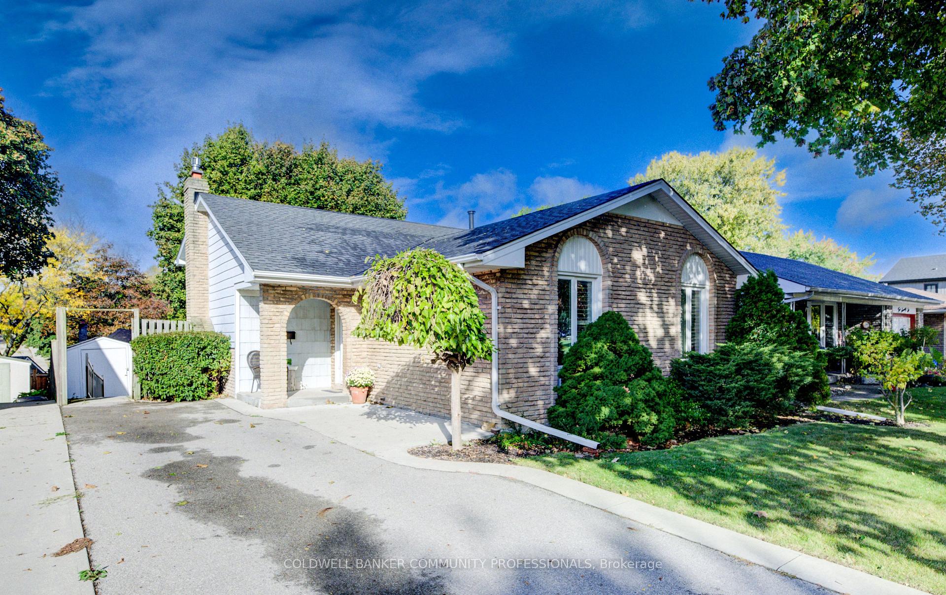 Photo 2 of 280 Wendover Drive, Hamilton, Fessenden — HOMEH