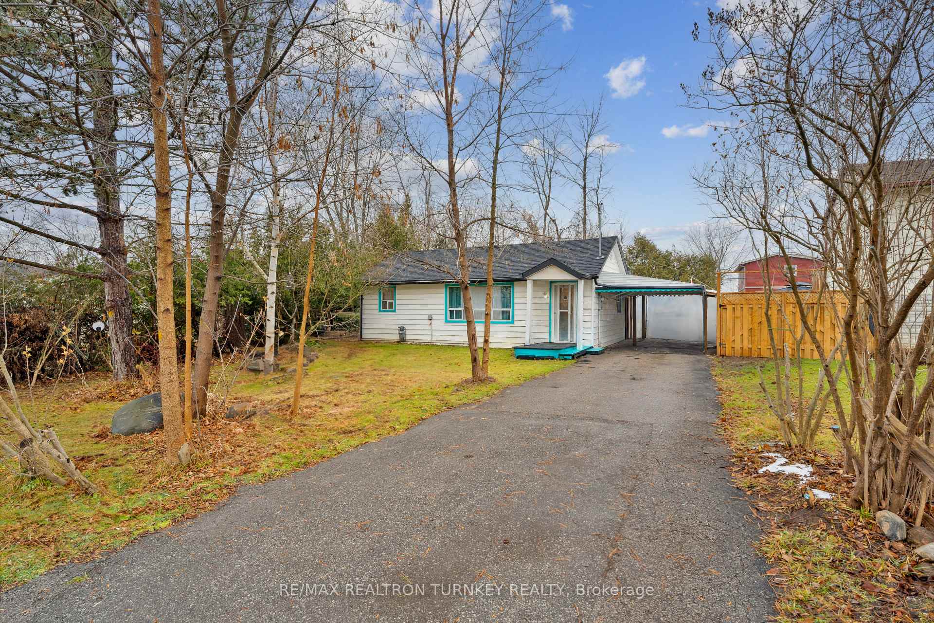 Photo 1 of 296 Lakeview Boulevard, Georgina, Keswick South — HOMEH