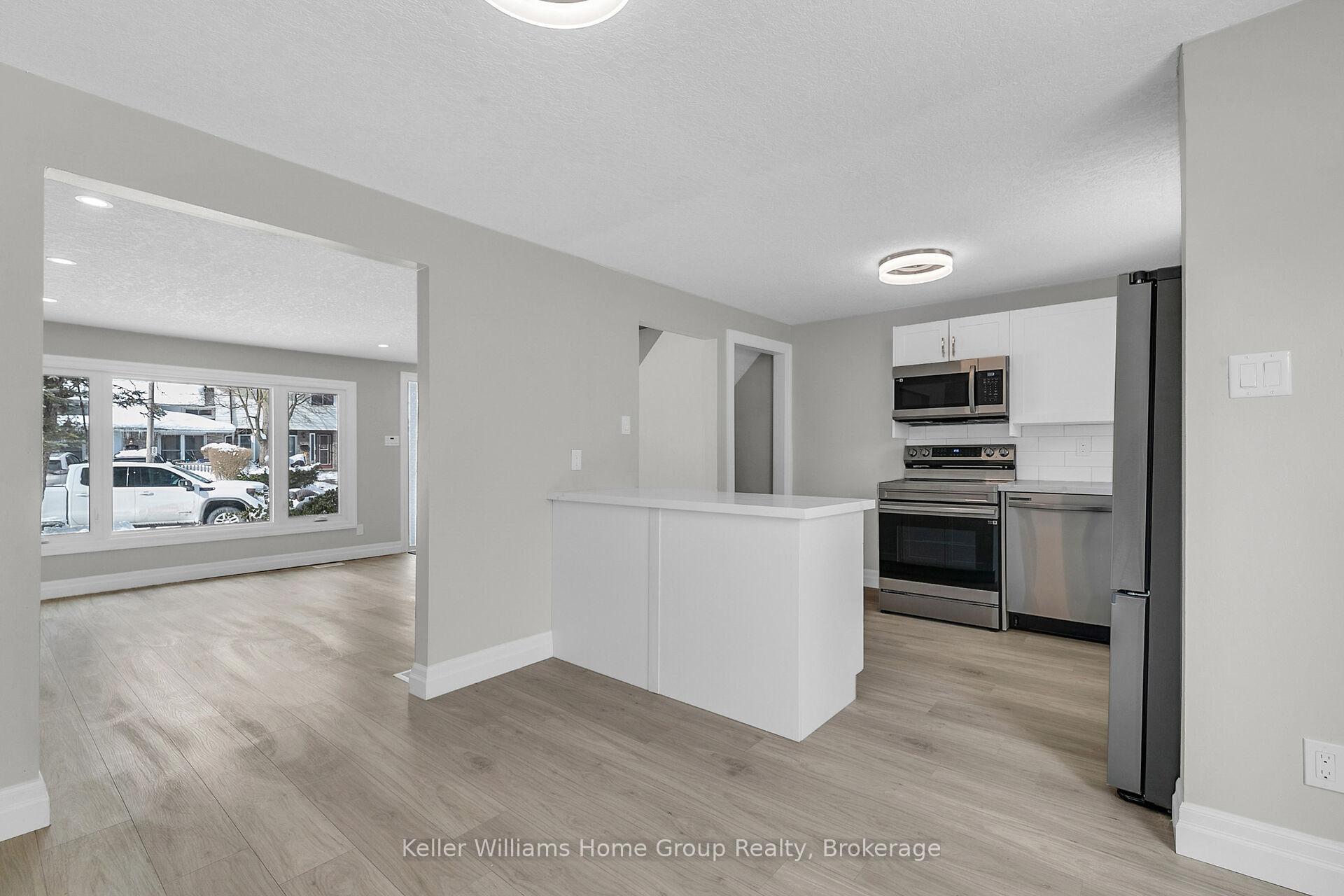Photo 6 of 549 Parkview Crescent, Cambridge — HOMEH