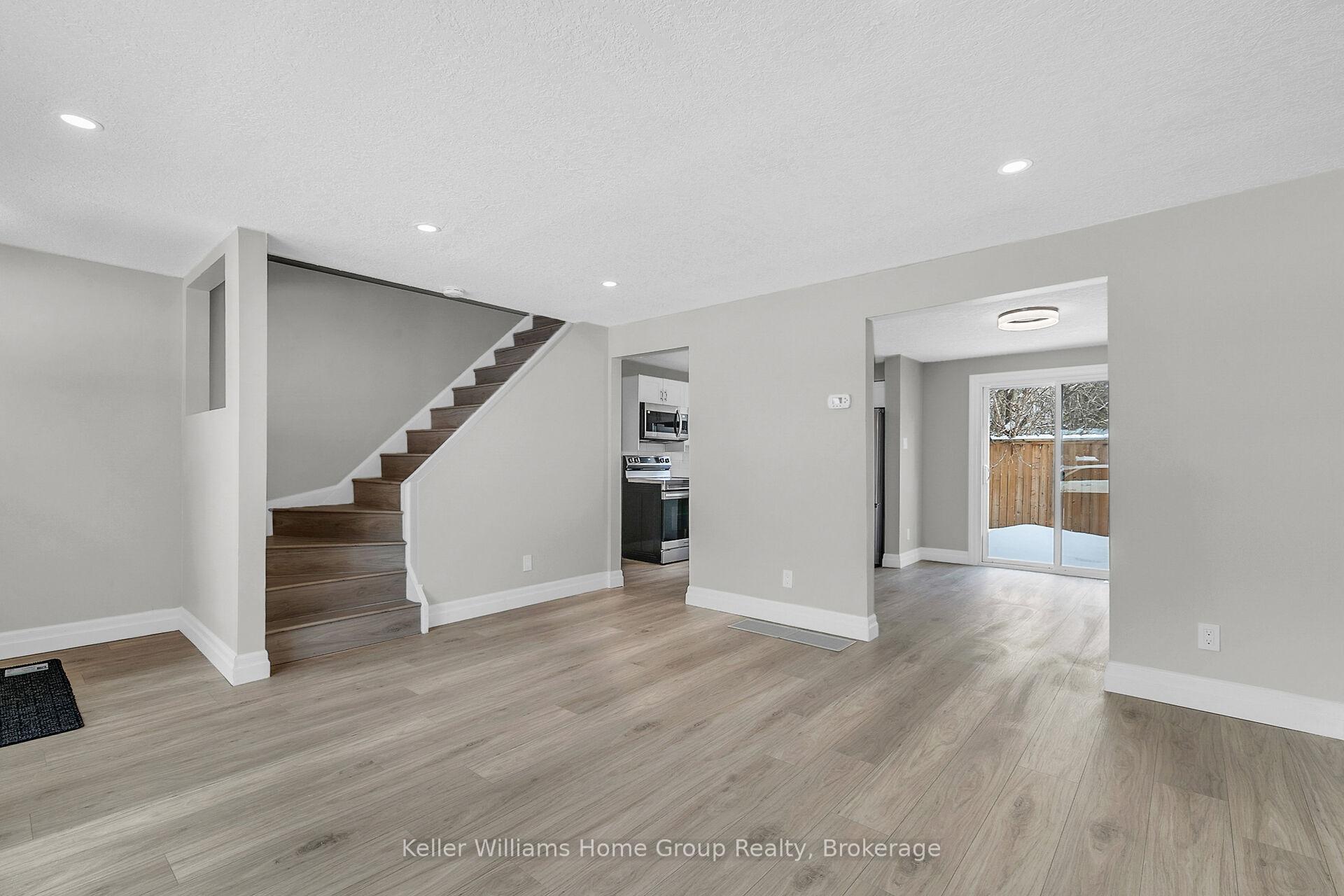 Photo 7 of 549 Parkview Crescent, Cambridge — HOMEH