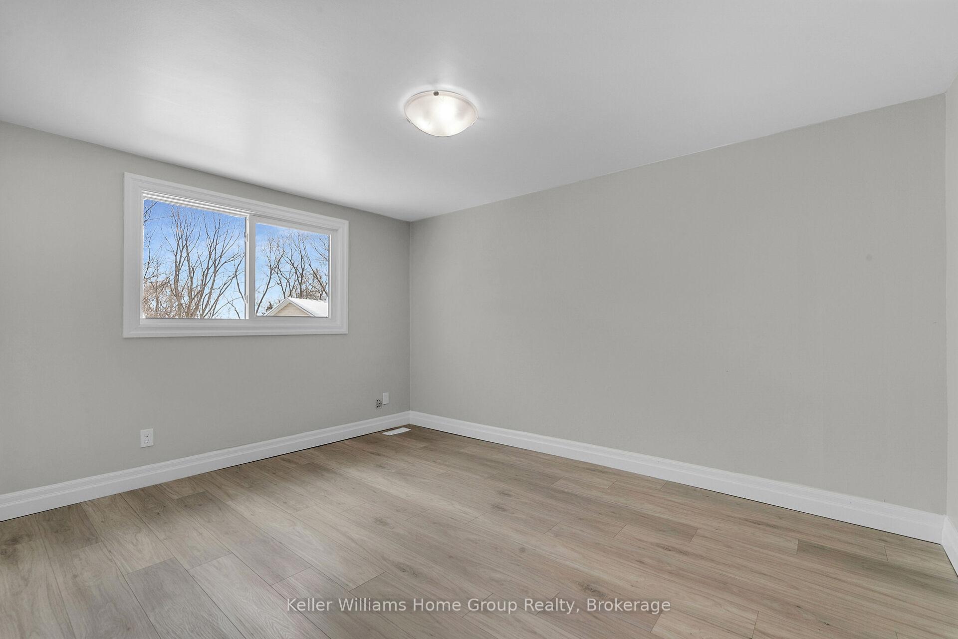 Photo 12 of 549 Parkview Crescent, Cambridge — HOMEH