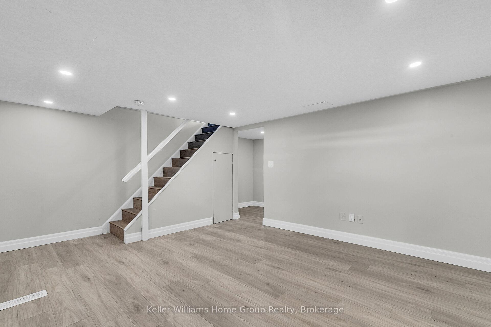 Photo 20 of 549 Parkview Crescent, Cambridge — HOMEH