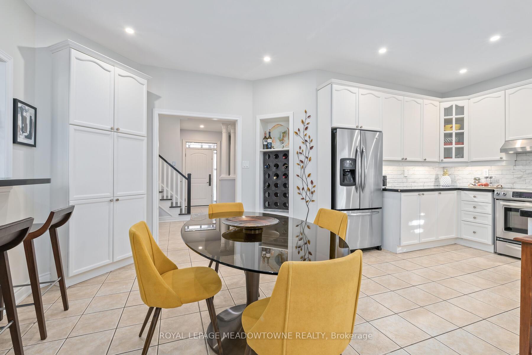 Photo 10 of 18 North Ridge Crescent, Halton Hills, Georgetown — HOMEH