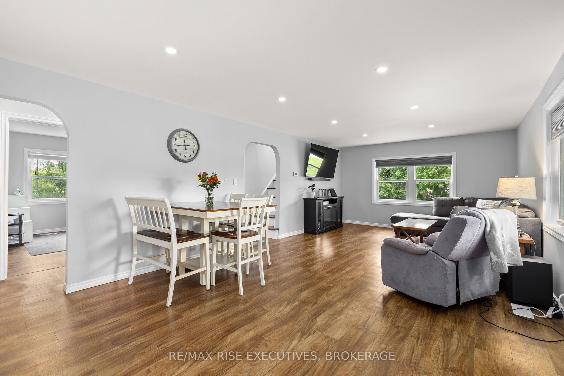 Photo 3 of 3986 Boyce Road, Frontenac, Frontenac South — HOMEH