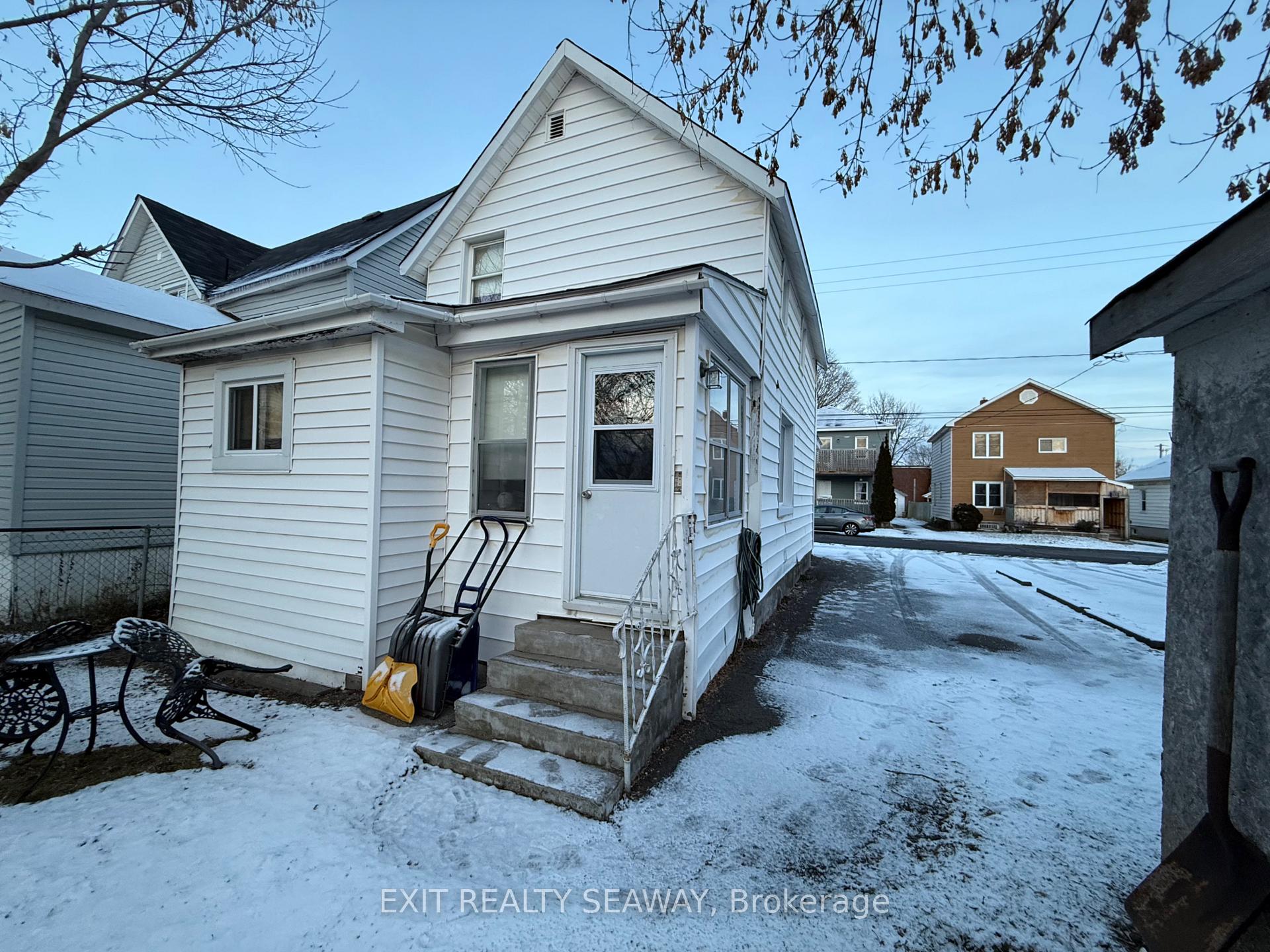 Photo 3 of 536 Bedford Street, Cornwall — HOMEH