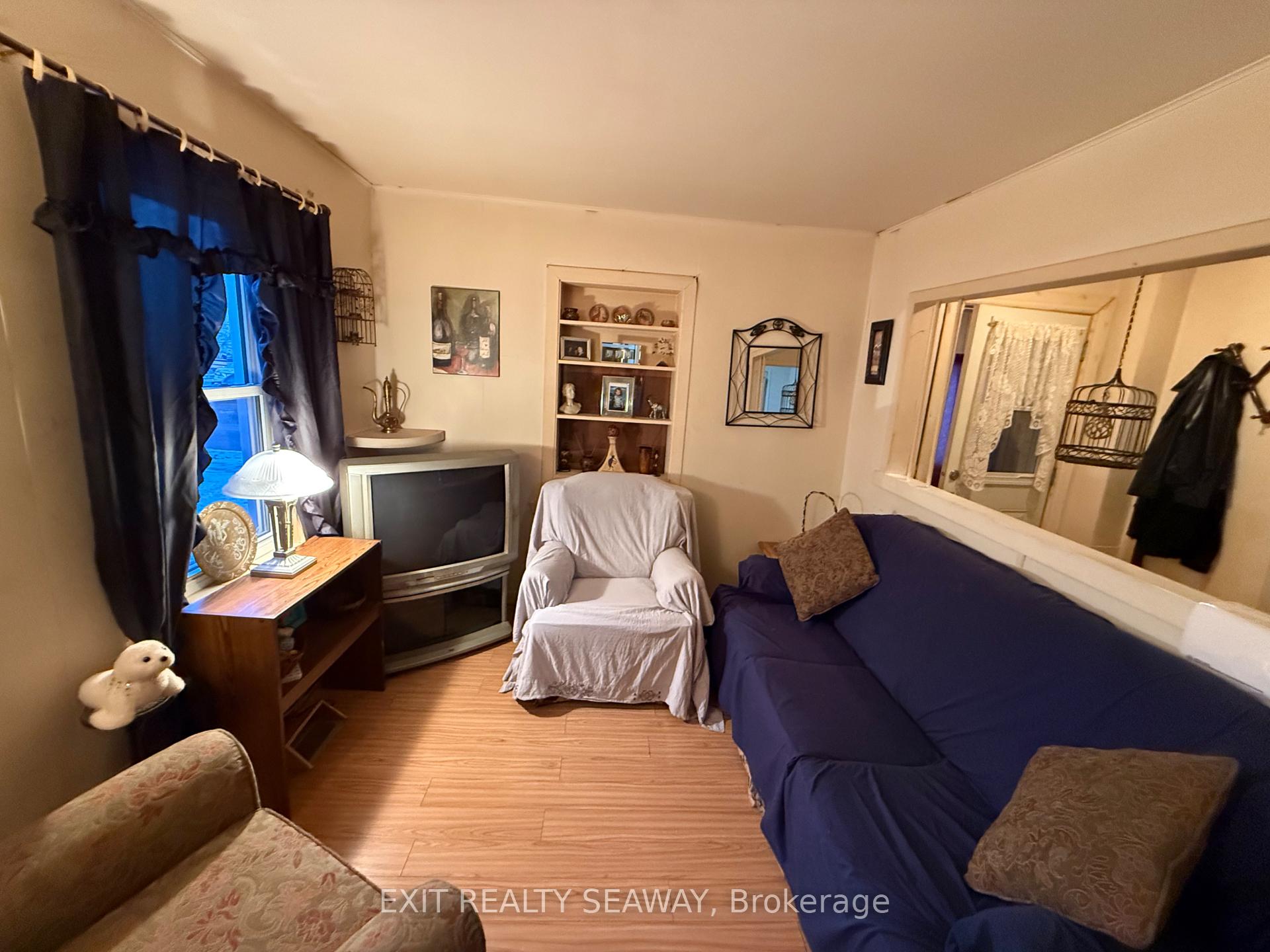Photo 6 of 536 Bedford Street, Cornwall — HOMEH