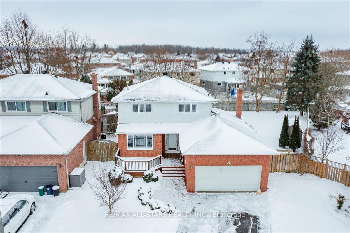 Photo 2 of 78 Castille Crescent, Georgina, Keswick South — HOMEH