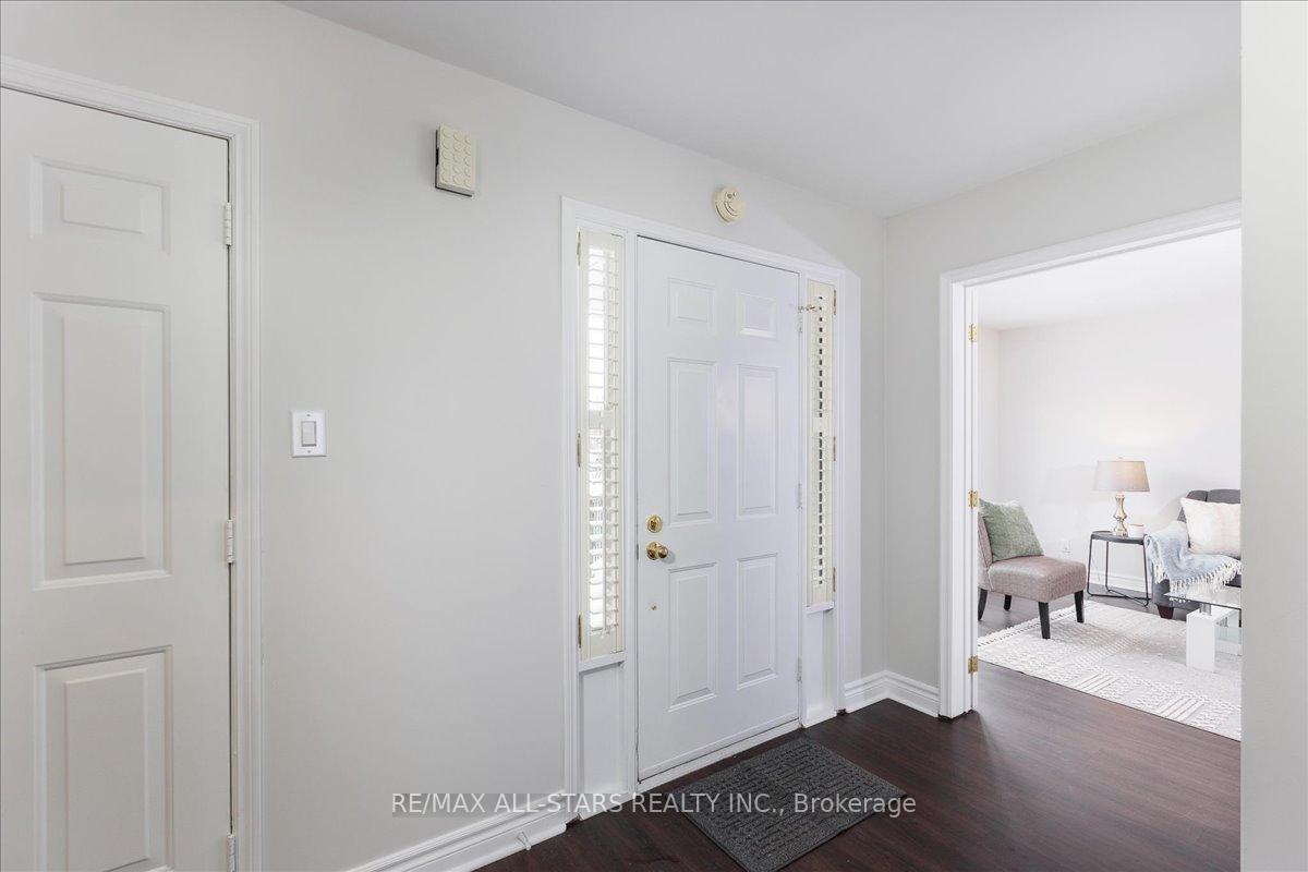 Photo 4 of 78 Castille Crescent, Georgina, Keswick South — HOMEH