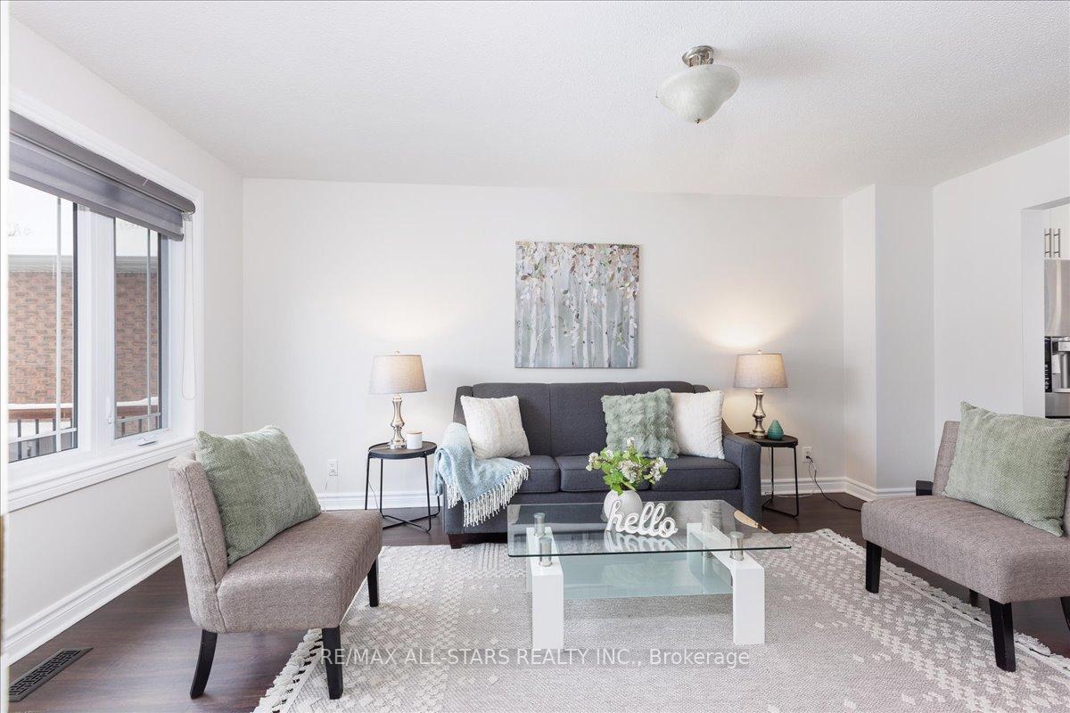 Photo 8 of 78 Castille Crescent, Georgina, Keswick South — HOMEH