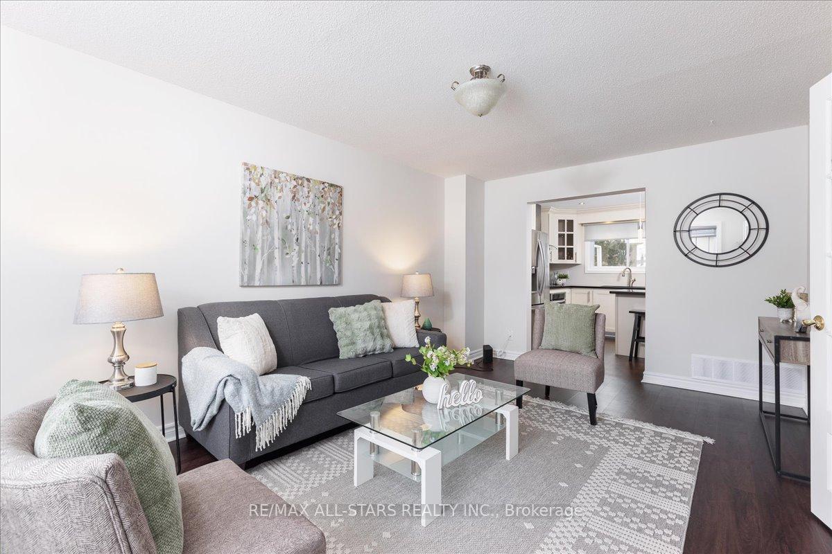 Photo 9 of 78 Castille Crescent, Georgina, Keswick South — HOMEH