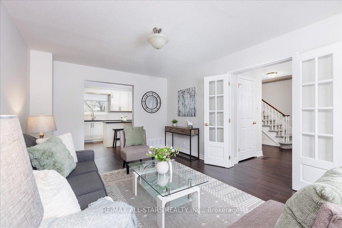 Photo 10 of 78 Castille Crescent, Georgina, Keswick South — HOMEH