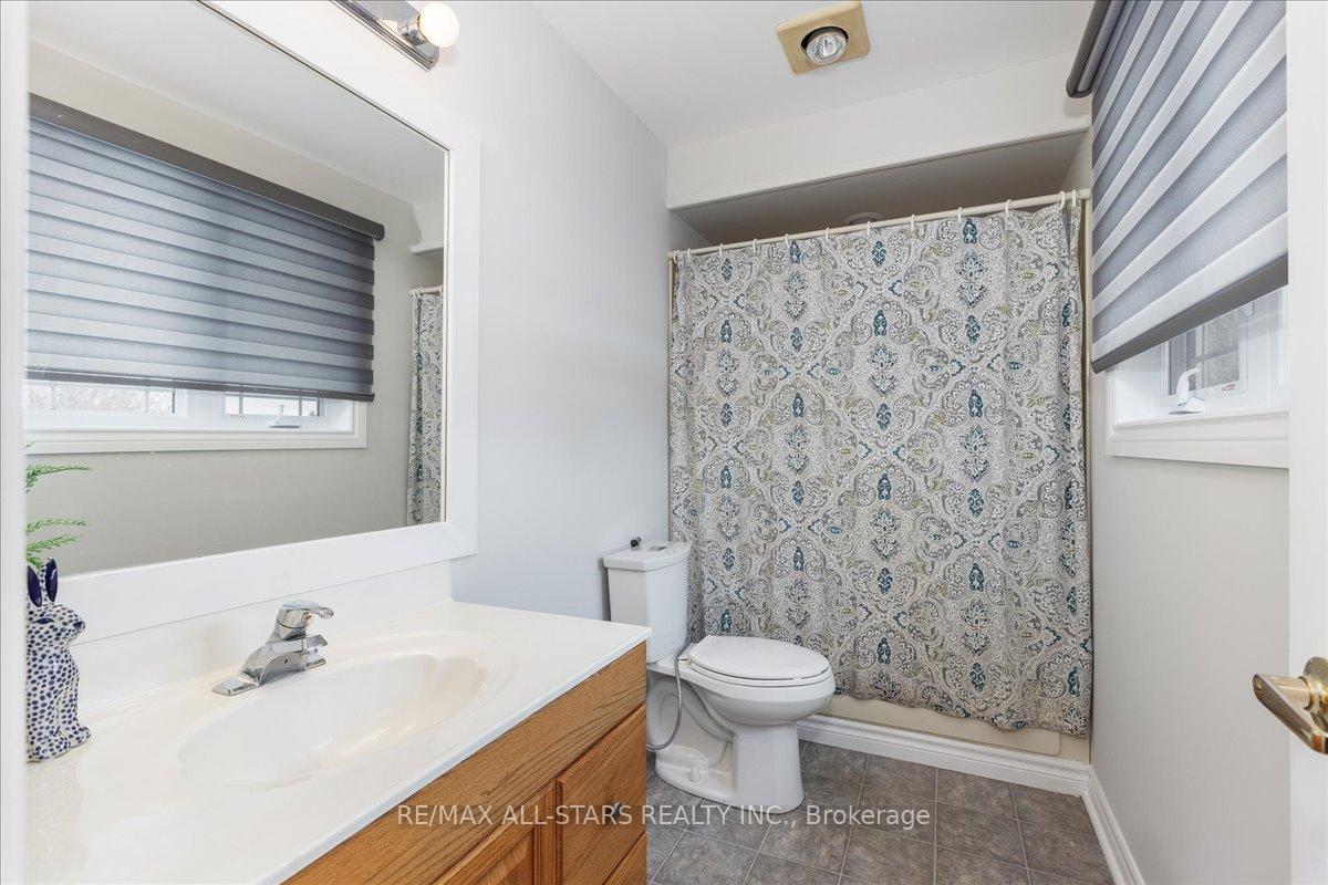 Photo 23 of 78 Castille Crescent, Georgina, Keswick South — HOMEH