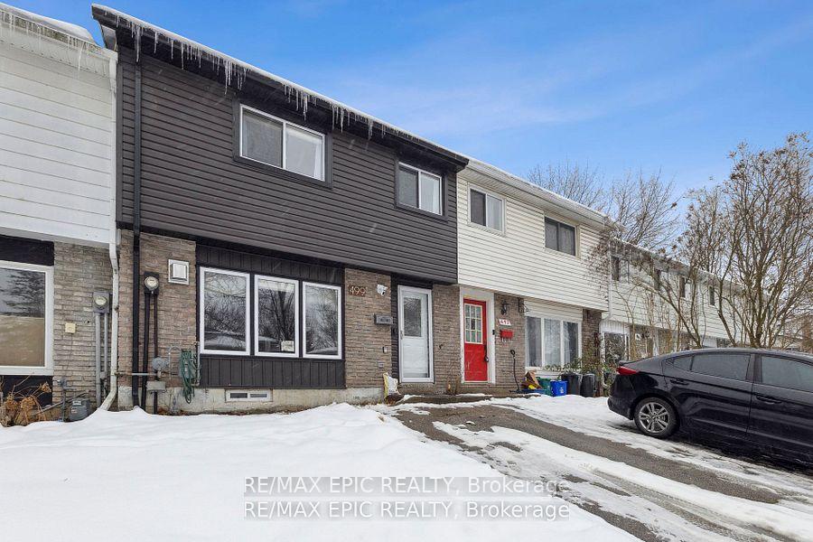 Photo 2 of 499 Parkview Crescent, Cambridge — HOMEH