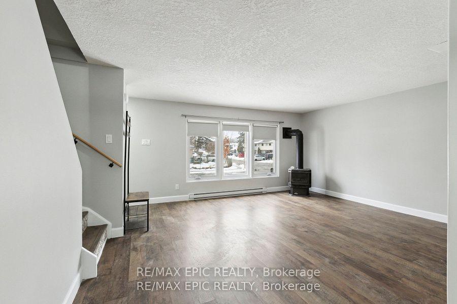 Photo 7 of 499 Parkview Crescent, Cambridge — HOMEH