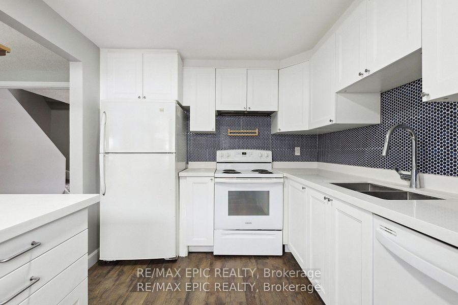 Photo 12 of 499 Parkview Crescent, Cambridge — HOMEH