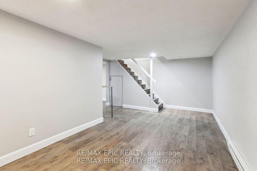 Photo 27 of 499 Parkview Crescent, Cambridge — HOMEH