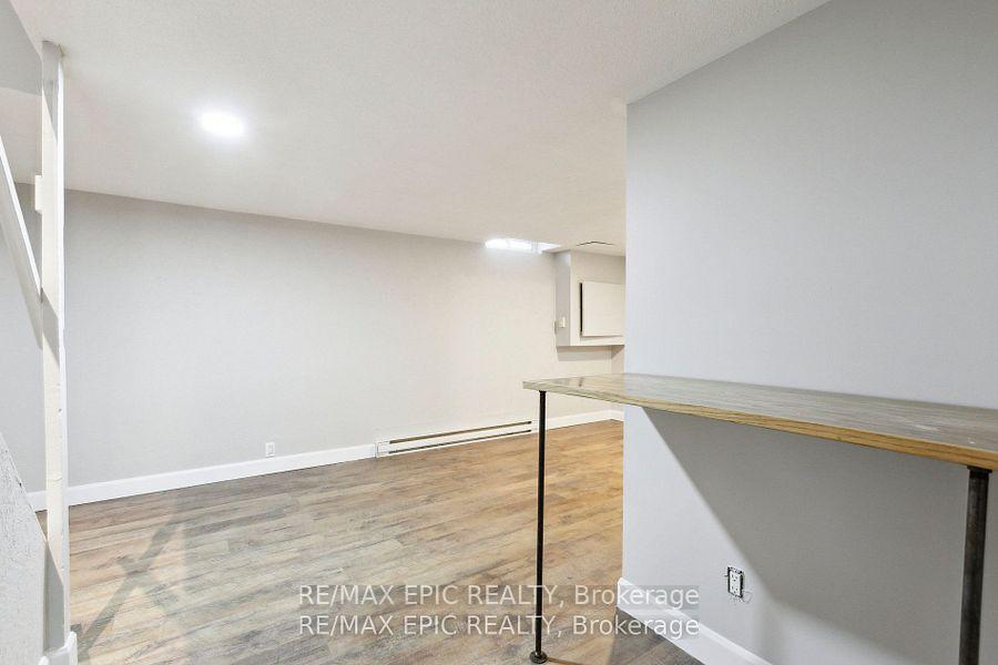 Photo 29 of 499 Parkview Crescent, Cambridge — HOMEH