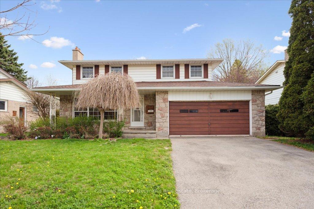 Photo 3 of 61 Applewood Crescent, Guelph, Junction/Onward Willow — HOMEH