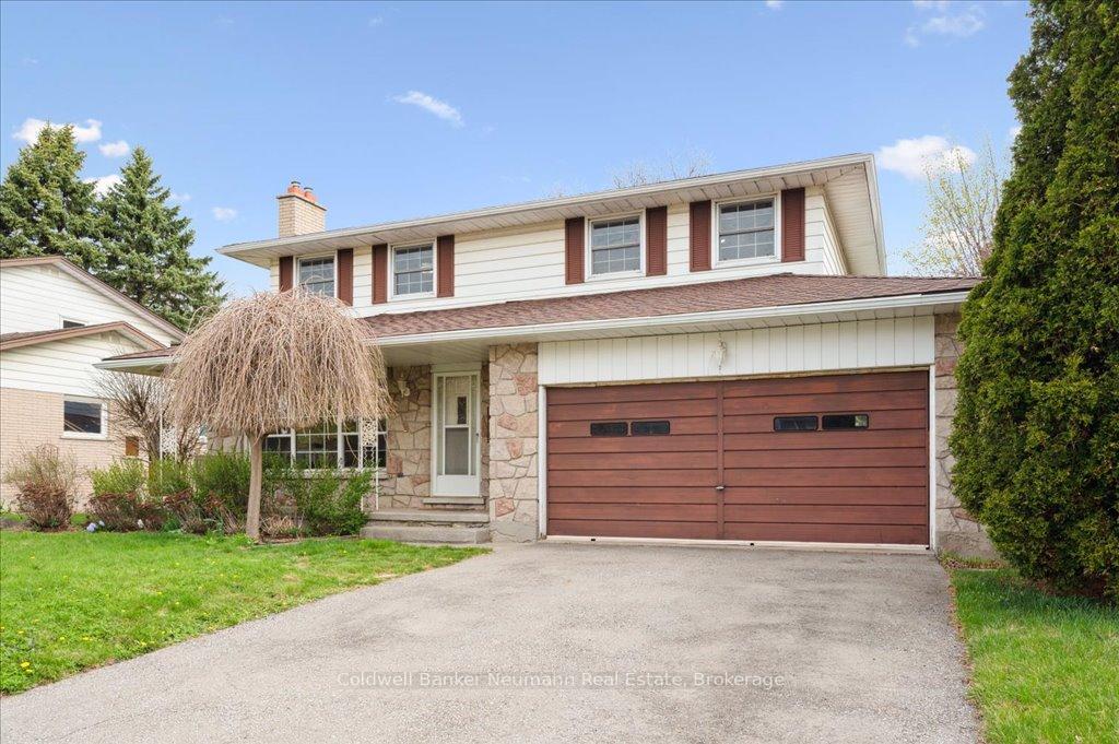 Photo 4 of 61 Applewood Crescent, Guelph, Junction/Onward Willow — HOMEH
