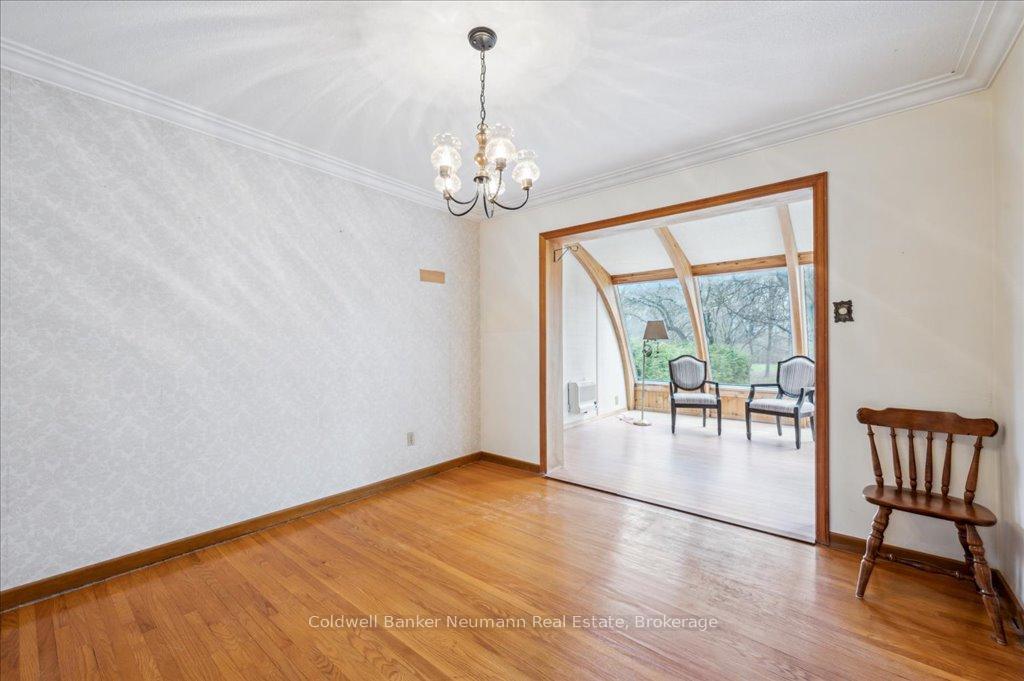 Photo 14 of 61 Applewood Crescent, Guelph, Junction/Onward Willow — HOMEH