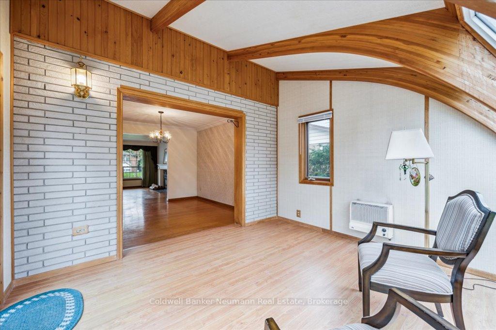 Photo 16 of 61 Applewood Crescent, Guelph, Junction/Onward Willow — HOMEH