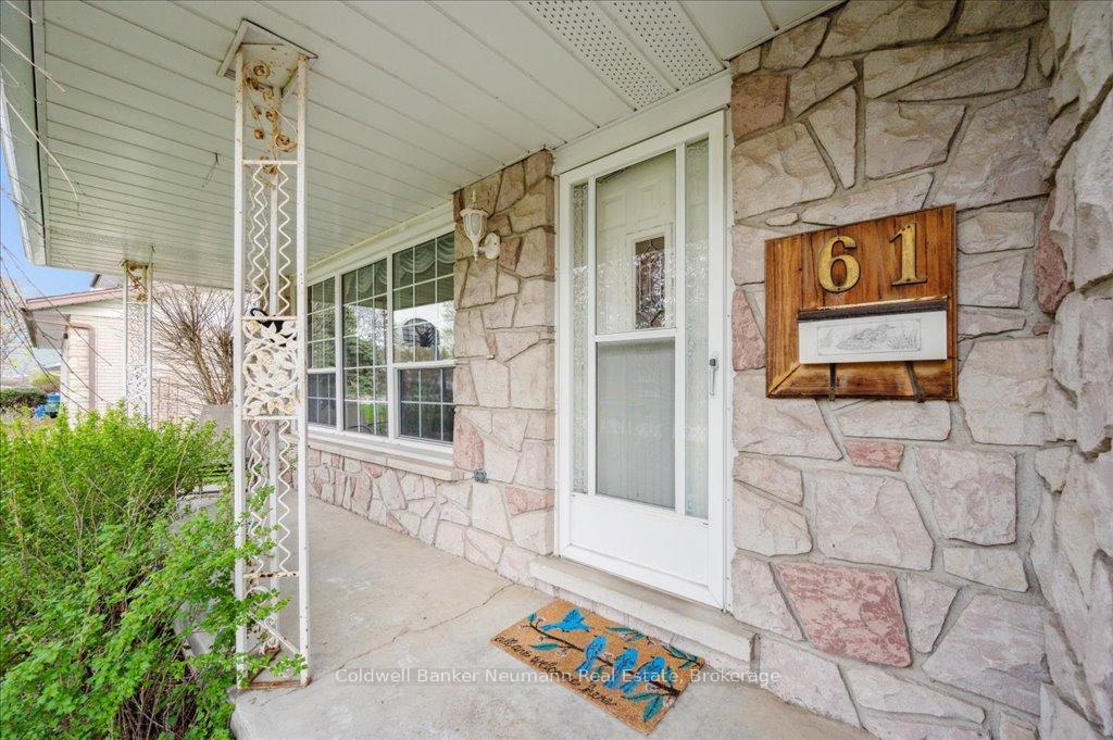 Photo 25 of 61 Applewood Crescent, Guelph, Junction/Onward Willow — HOMEH